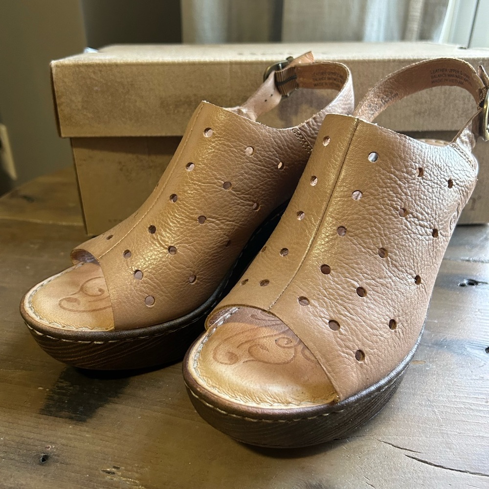 Born Galoa leather sandals